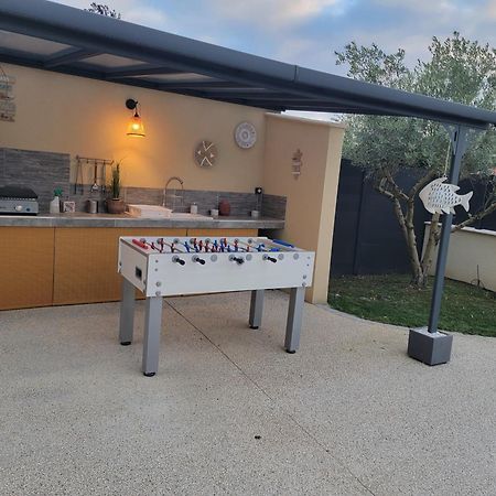 Villa des Oliviers : Sublime villa avec piscine chauffée et privée, terrasse de 185m² Bon-Encontre Extérieur photo